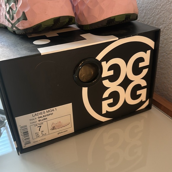 G/FORE Women’s MG4.1 Spikeless Golf Shoe Light Pink - Picture 6 of 10